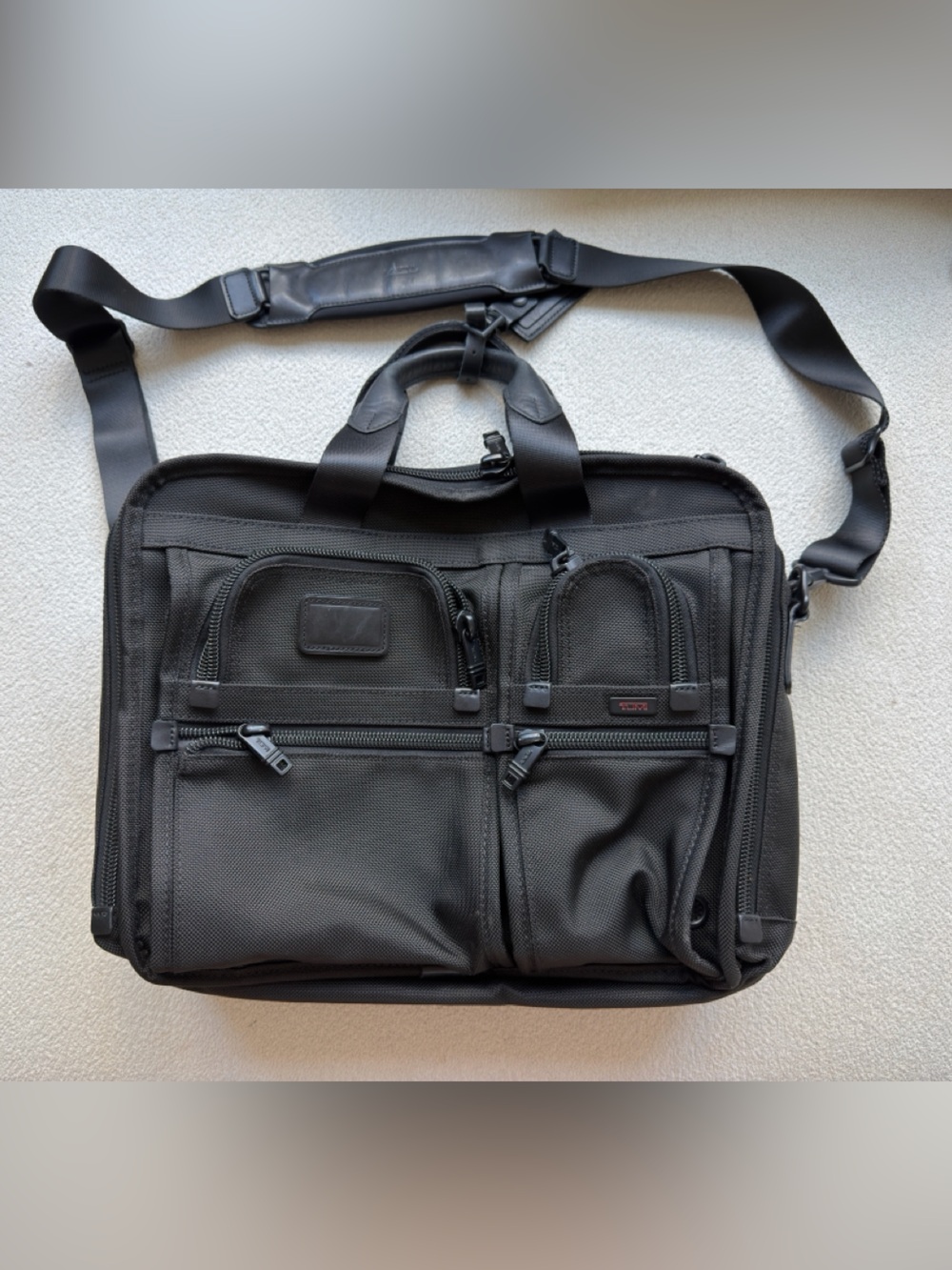 Tumi Messenger/Briefcase Bag great condition